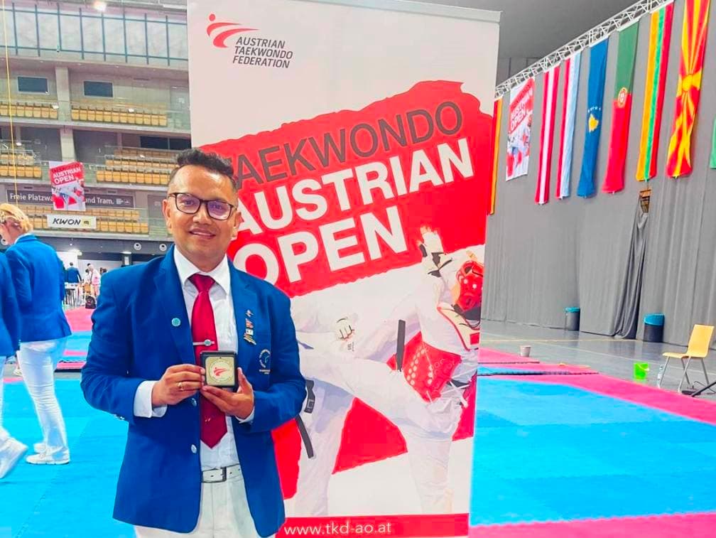 अशोक उत्कृष्ट निर्णायक