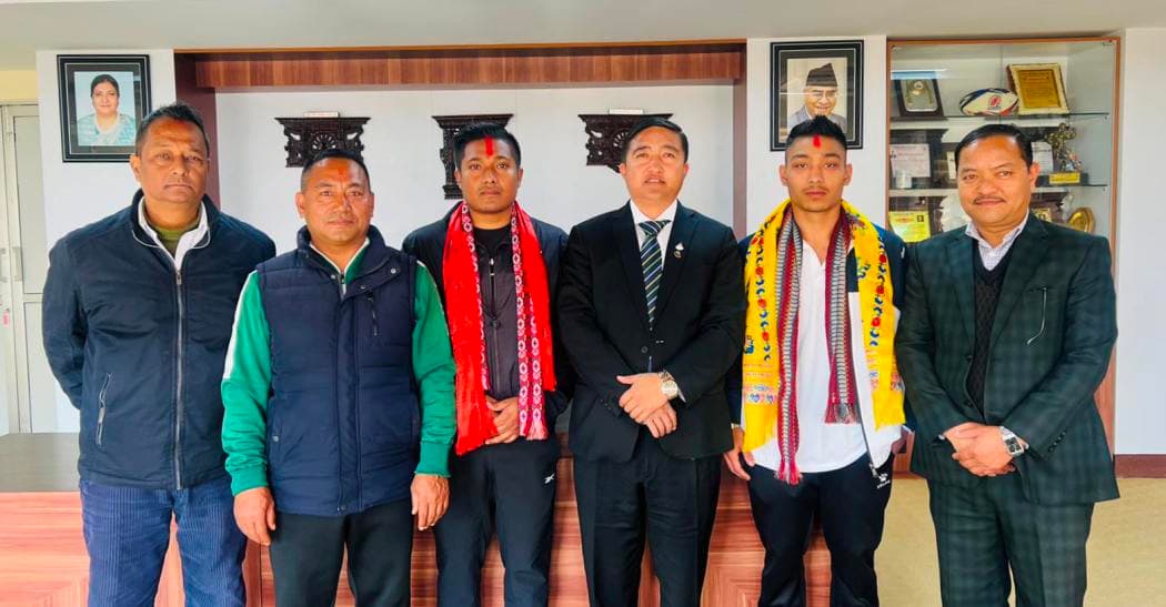 दिवान्स र सन्जित थाइल्यान्डतर्फ