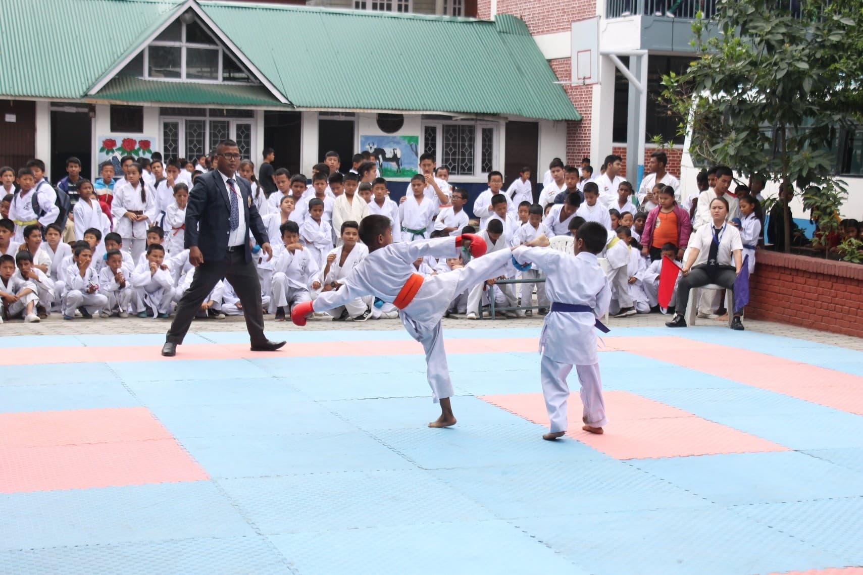 सुरेश र प्रनिशा अन्तिम चारमा