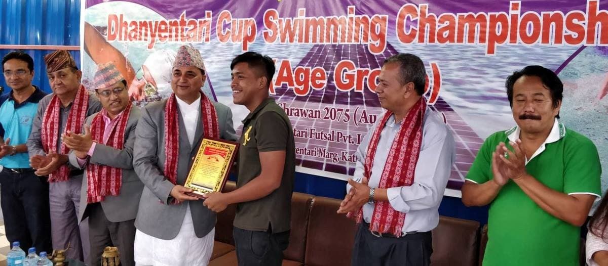 ओलम्पियन पौडीबाज शिरिष सम्मानित