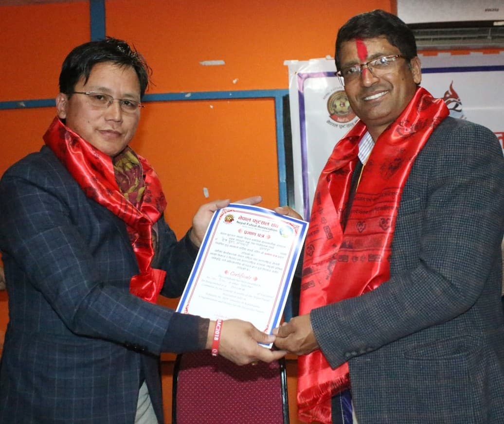 फुटसल संघमा पुनः अधिकारी