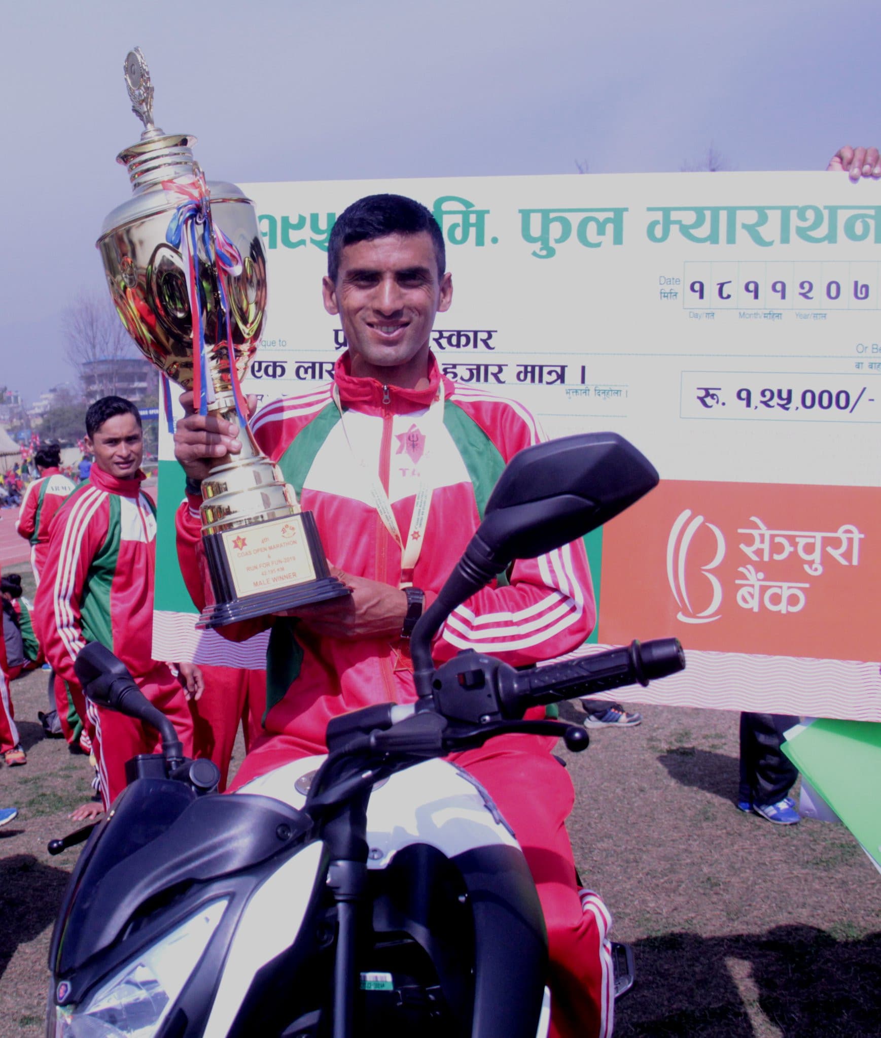 कृष्ण बस्नेतलाई प्रधानसेनापति खुला म्याराथनको उपाधि