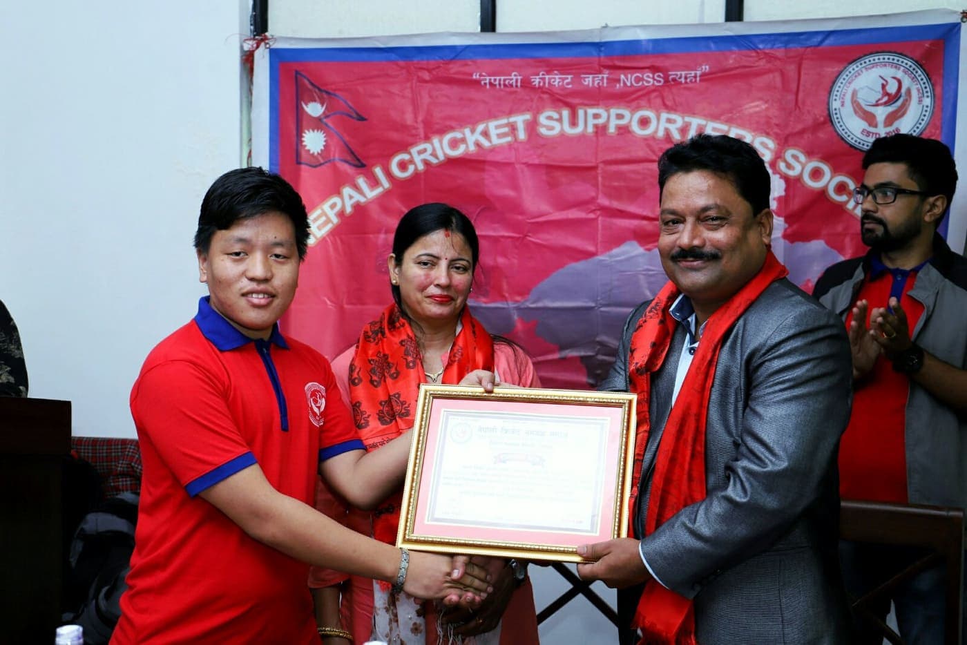 पूर्व कप्तान क्षेत्रीलाई एनसीएसएस चितवनको सम्मान