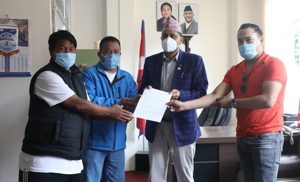 शेर्पामाथि कारबाहीकाे माग गर्दै राखेप उपाध्यक्षसंग उजुरी