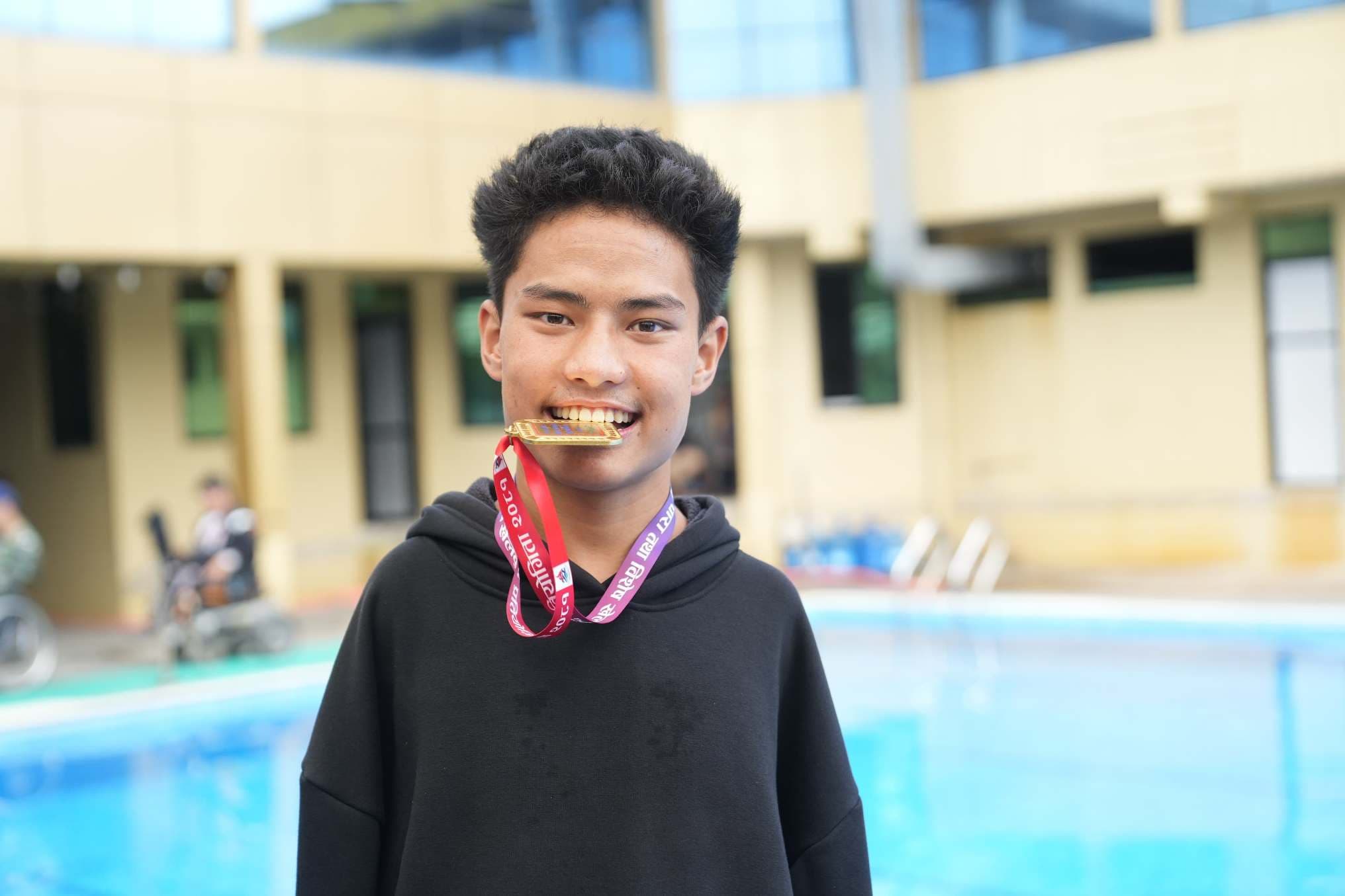 अकल र जेनिशालाई स्वर्ण