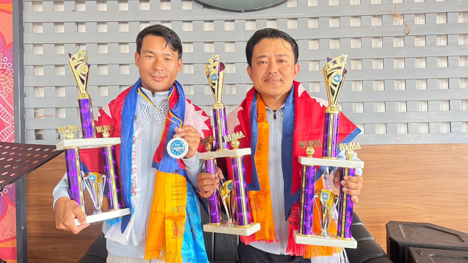 ३ स्वर्ण लिएर फर्किए भूपेन्द्र र सुदेन