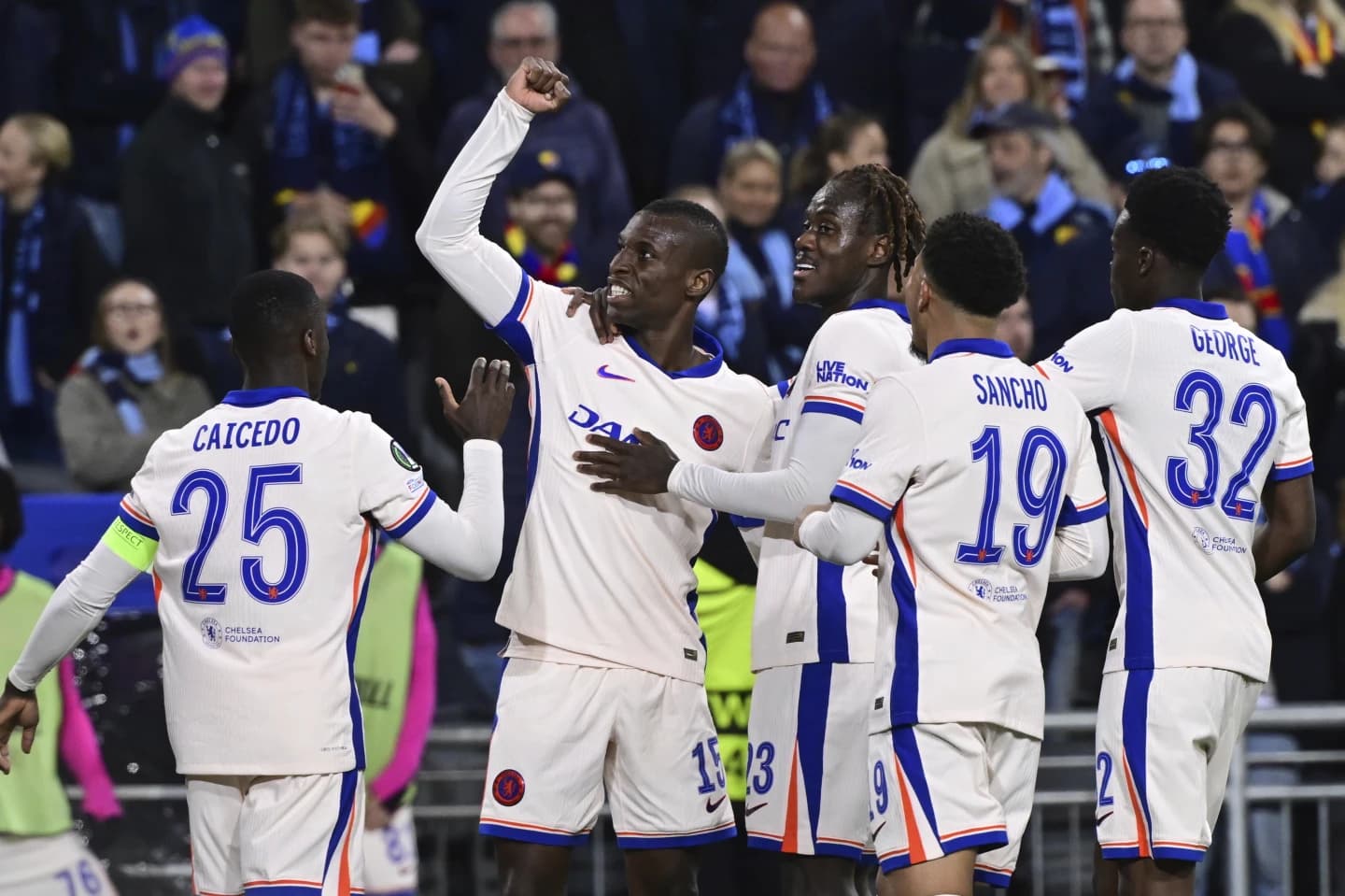 फाइनलतिर बढ्दै चेल्सी