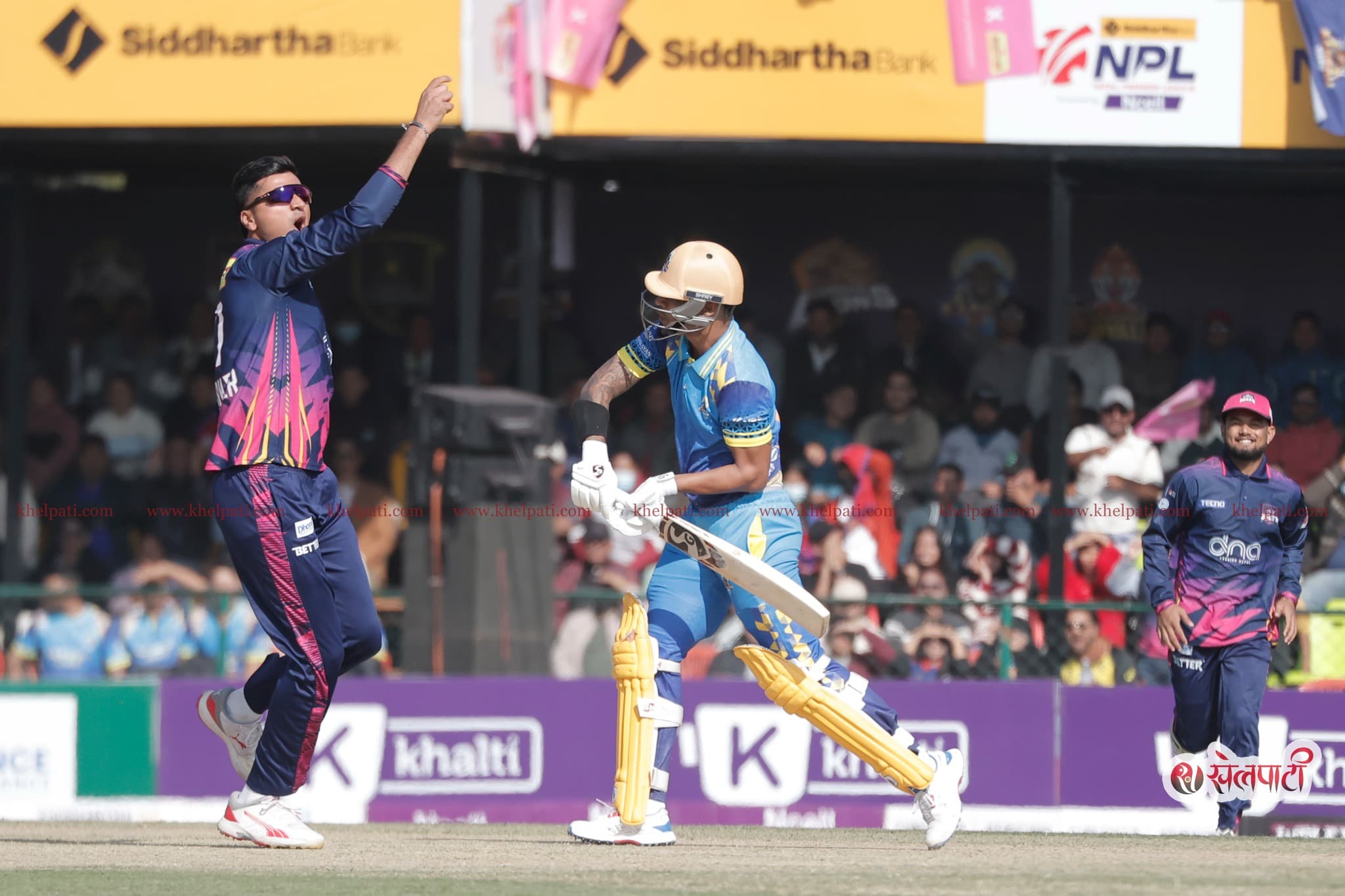 जनकपुरविरुद्ध ब्याटिङ गर्दै कर्णाली