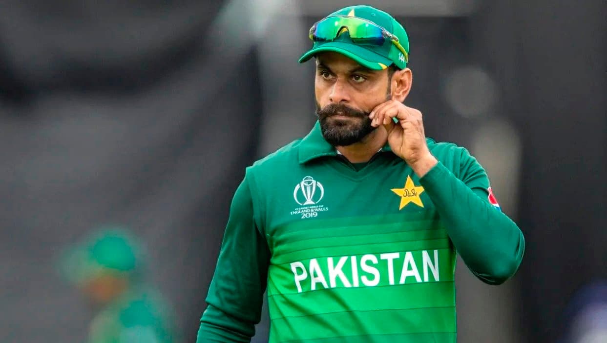 हफिज पाकिस्तानको मुख्य प्रशिक्षक