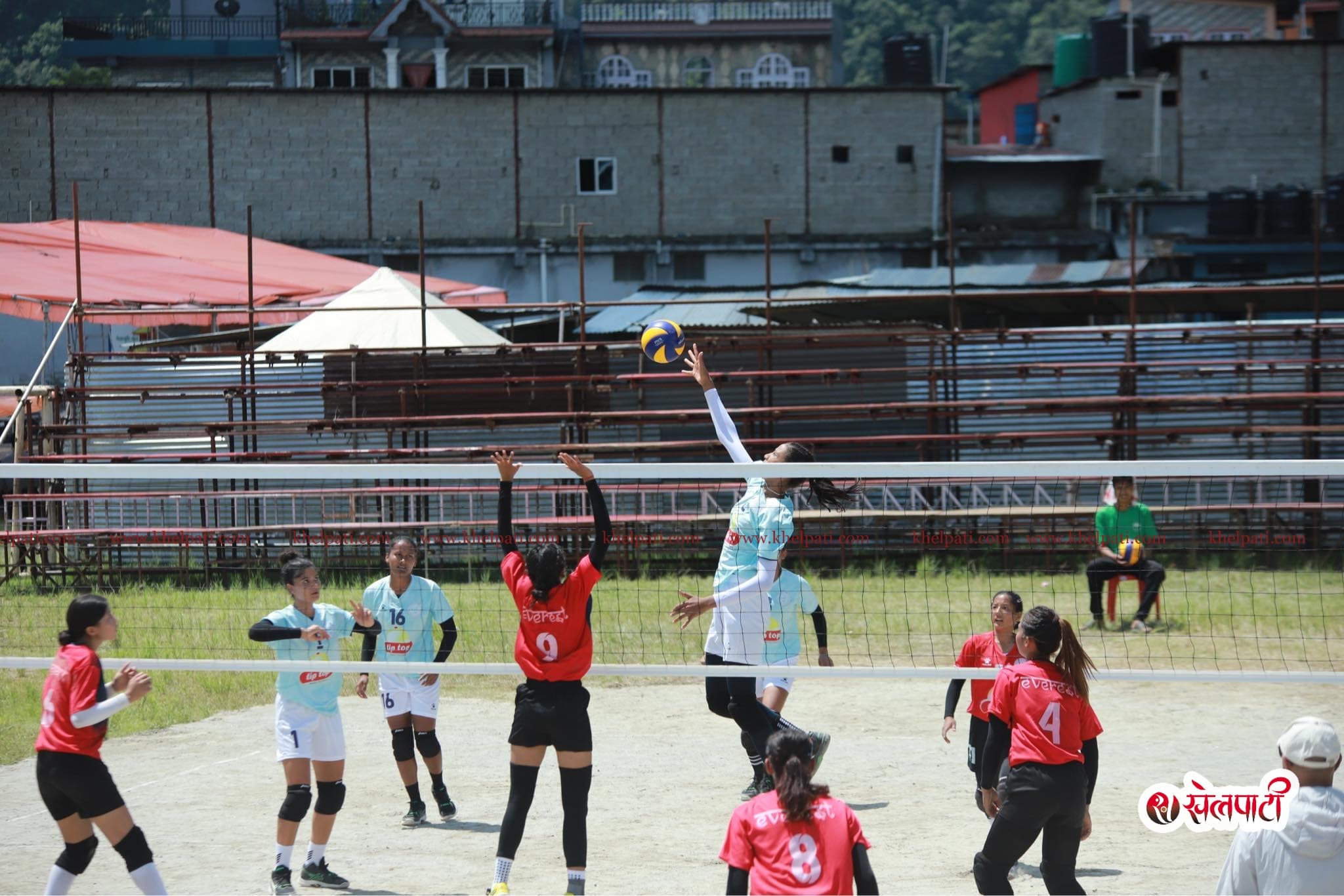 न्यु डायमन्डसँग एभरेस्ट सोझो सेटमा पराजित