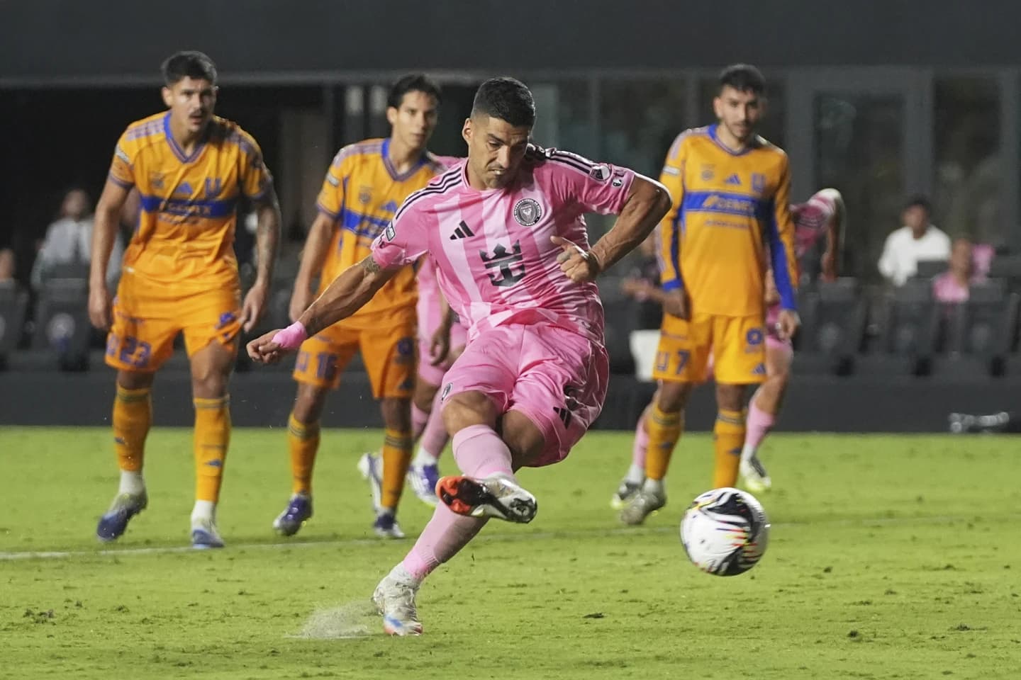 मेसीबिना नै मियामी सेमिफाइनलमा