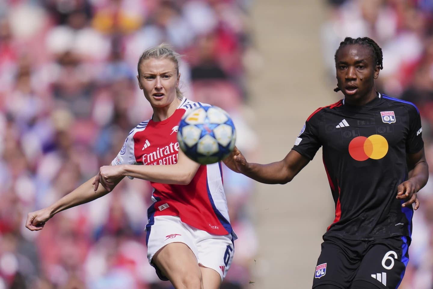 लियोन नवौंपल्ट च्याम्पियन्स लिगको उपाधिनजिक