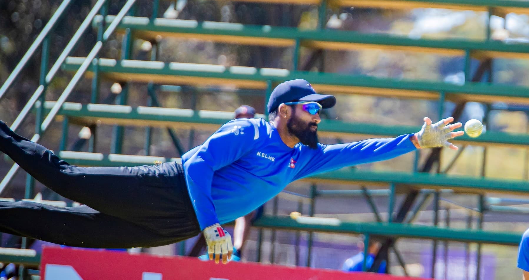 दीपेन्द्रले लिए दोस्रो विकेट