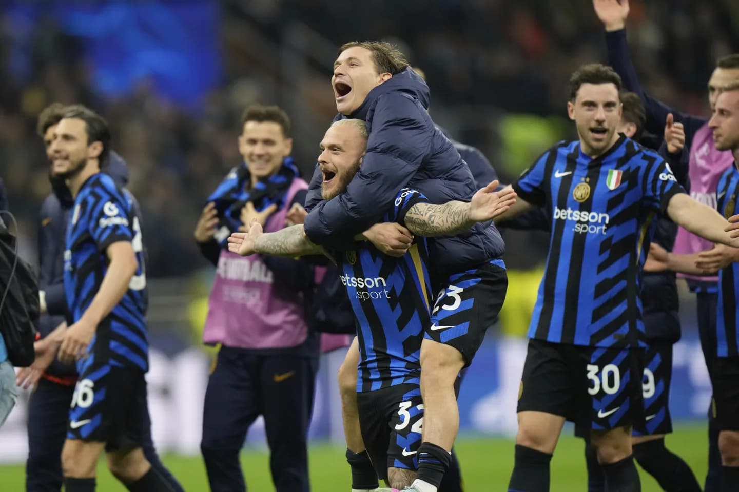 सेमिफाइनलमा इन्टरको भेट बार्सिलोनासँग