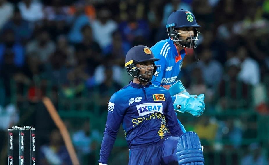 श्रीलंका पहिले ब्याटिङ गर्दै