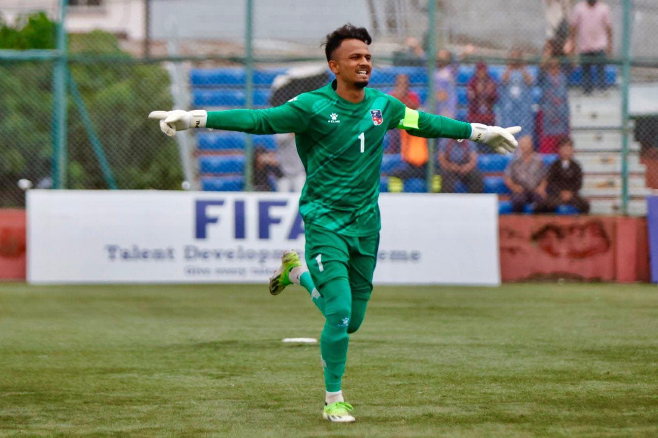 बिकेनन् गोलकिपर जियारथ