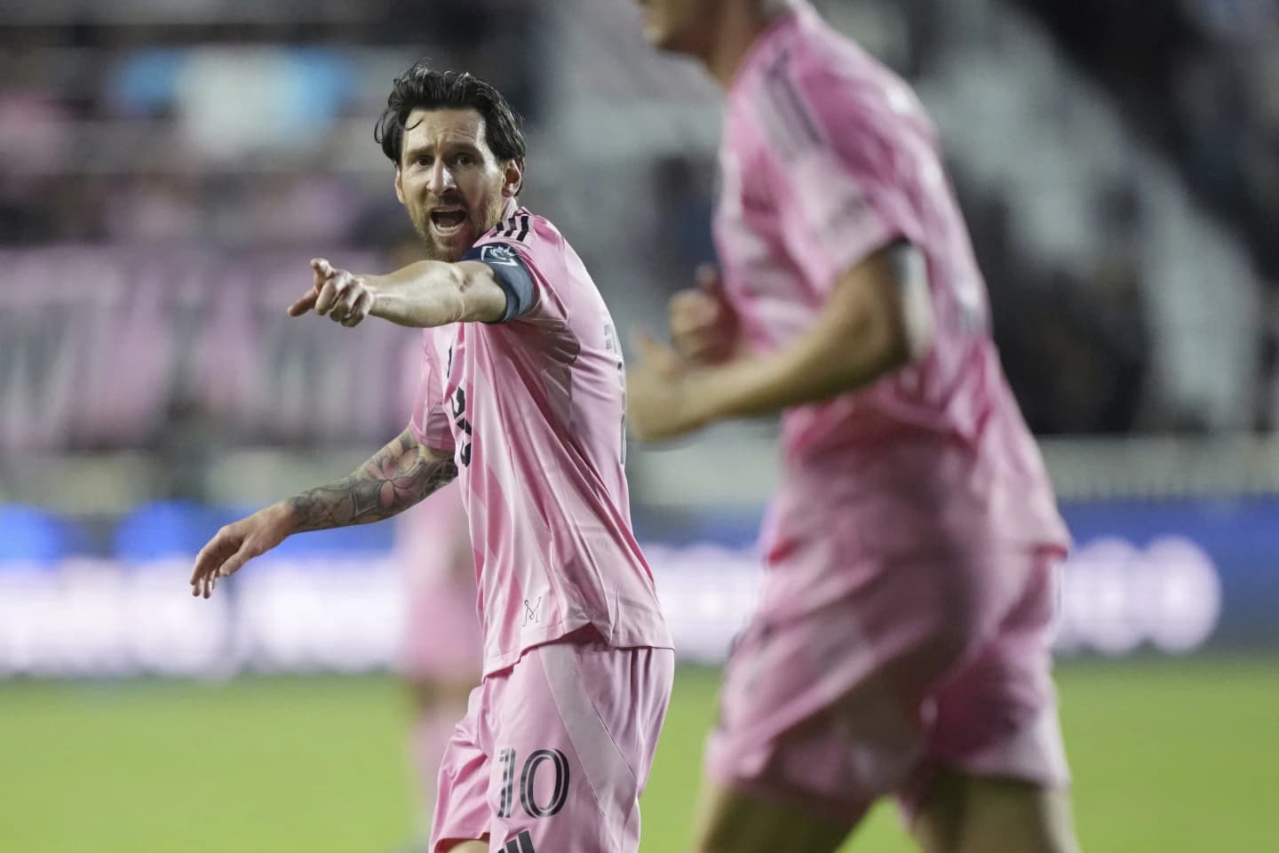 मेसी र अल्बालाई एक खेलको निलम्बन