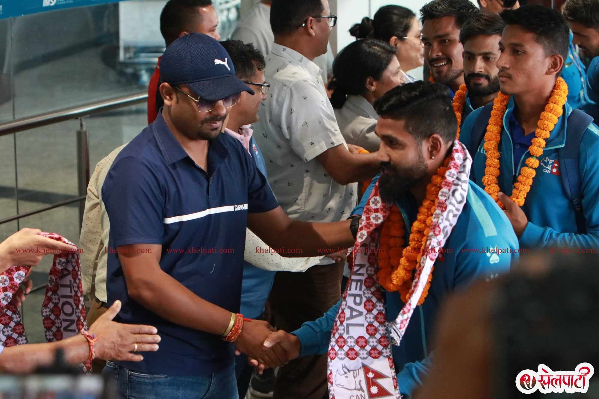 नेपाली टोली स्वदेश फर्कियो