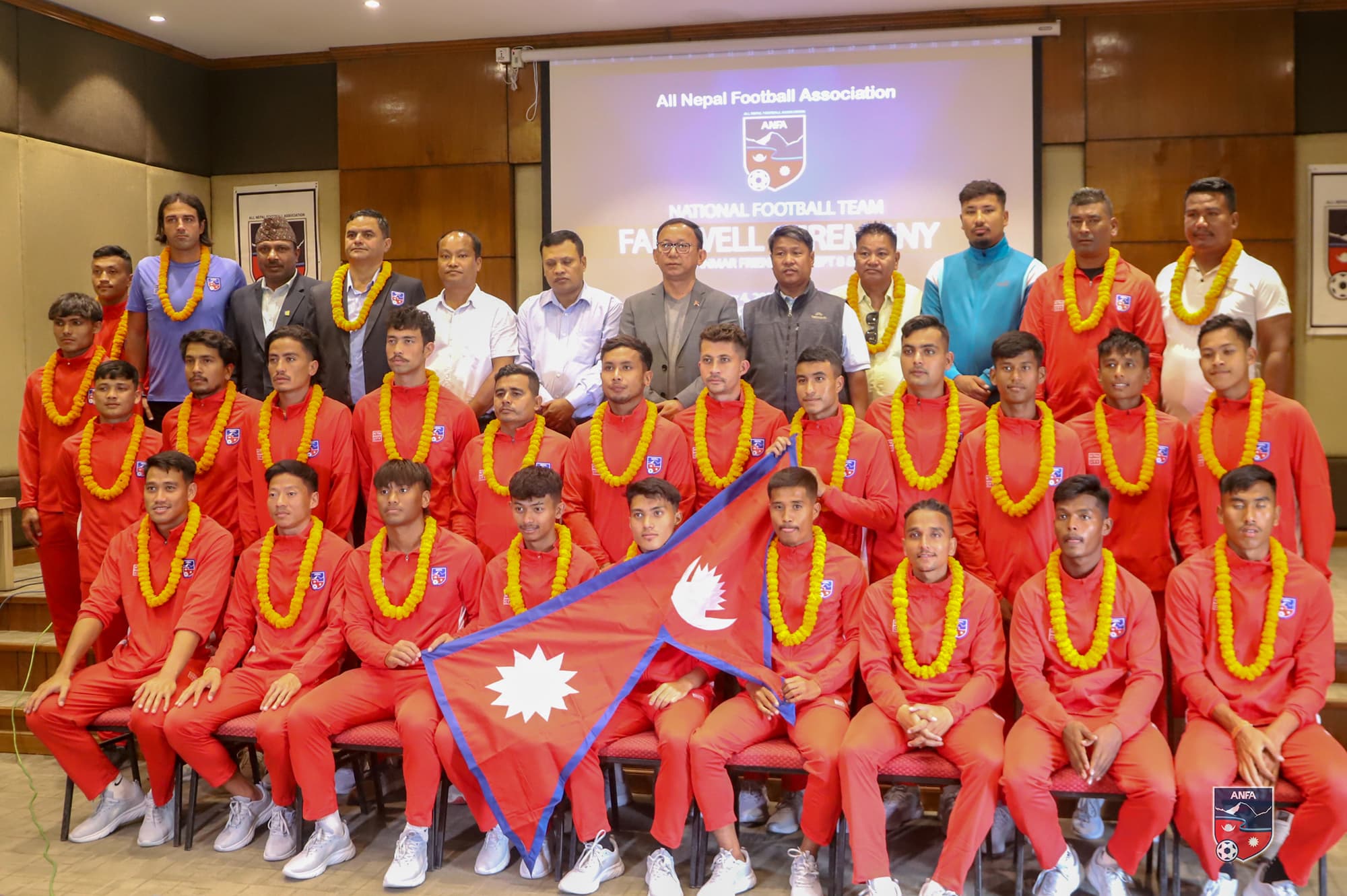 म्यानमार जाने नेपाली टोलीको बिदाई 