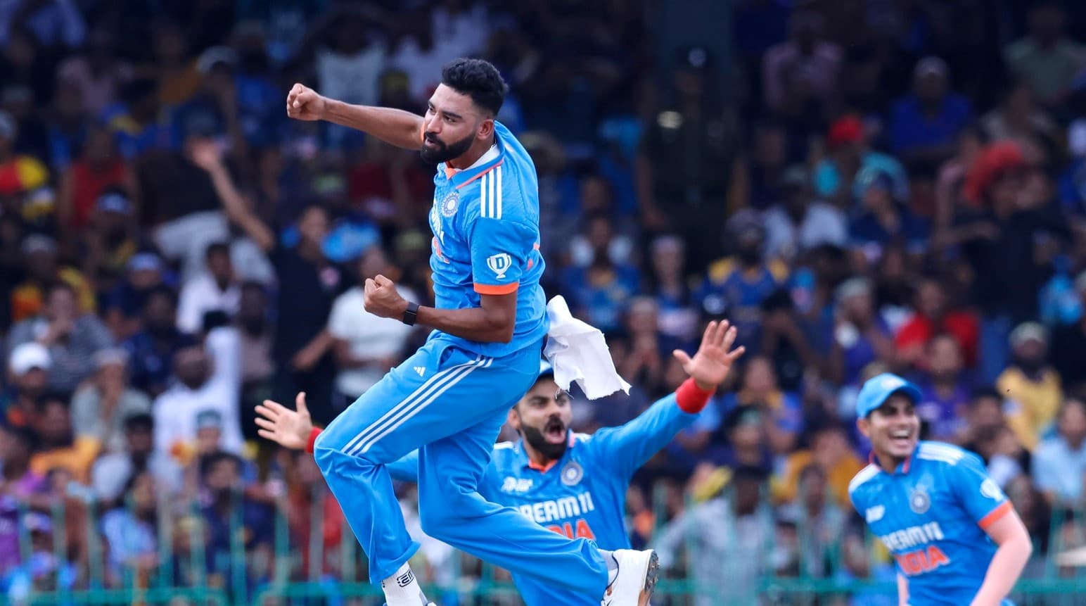 श्रीलंका ५० रनमा अलआउट