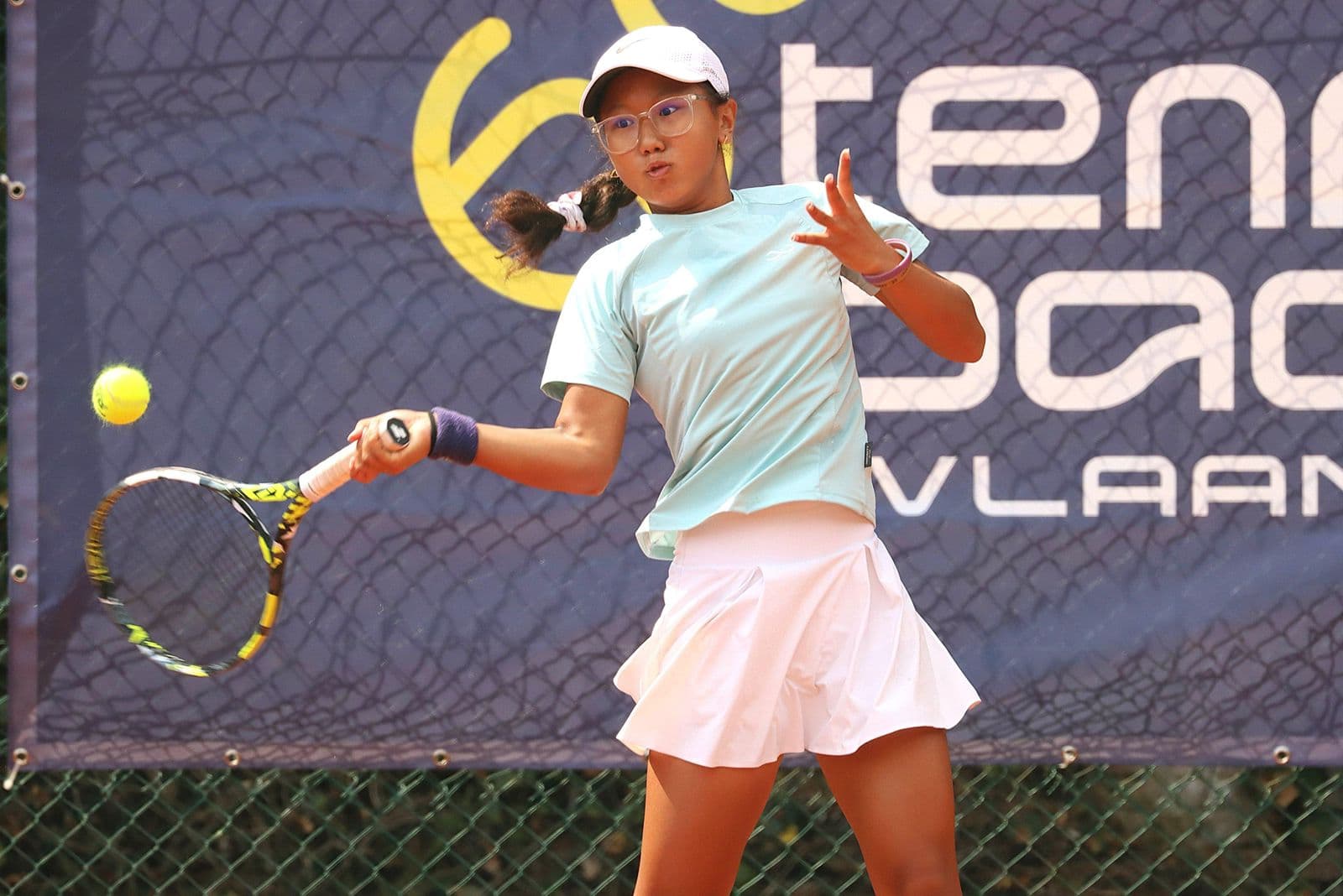 युरोप टूरमा चम्किएकी सिभाली 