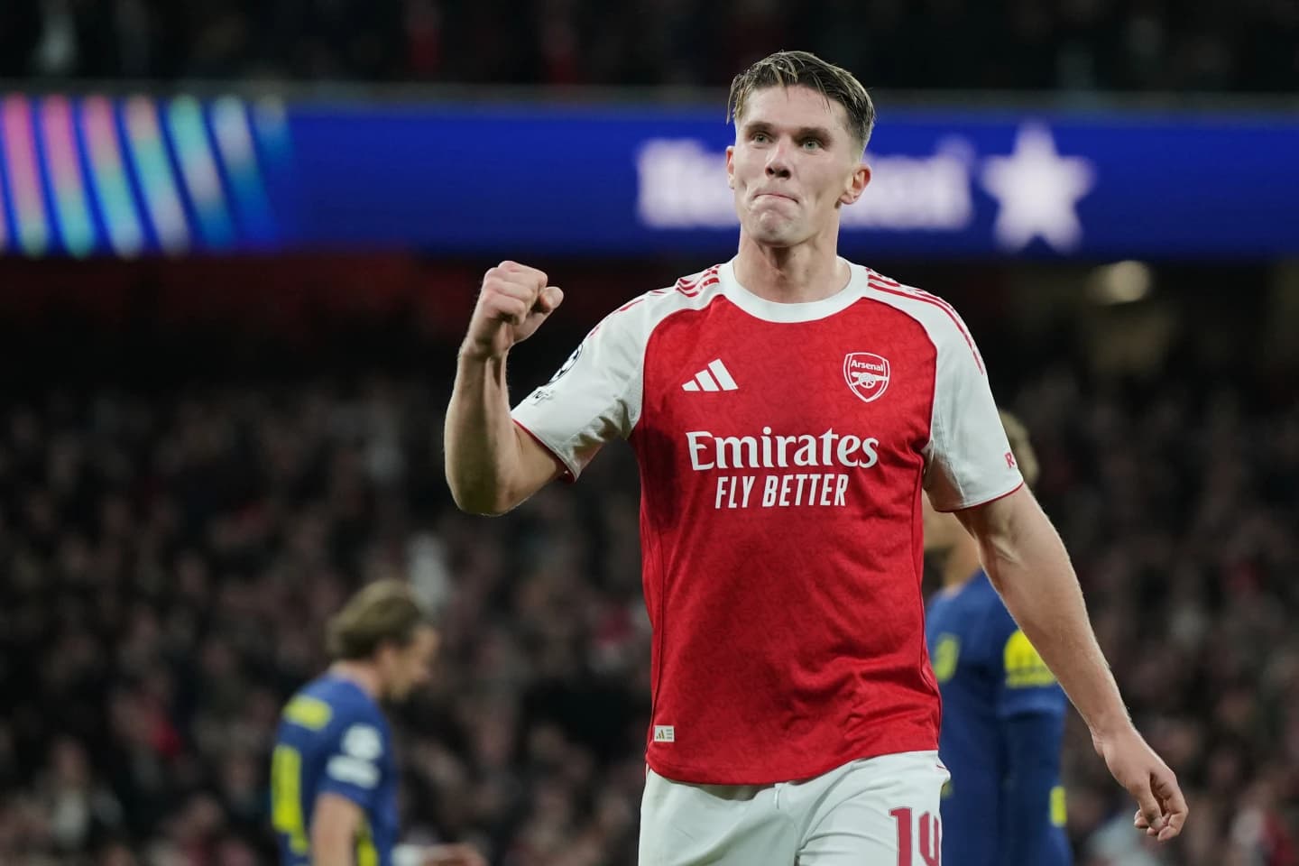 च्याम्पियन्स लिगमा पनि उस्तै लयमा आर्सनल