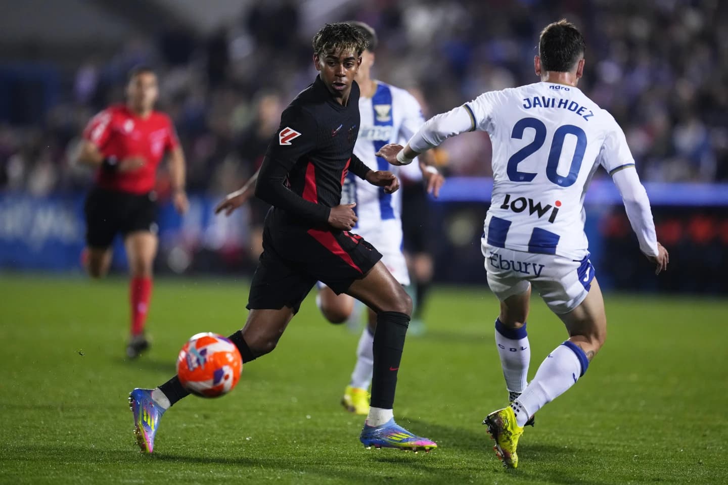 आत्मघाती गोलमा बार्सिलोनाको जित