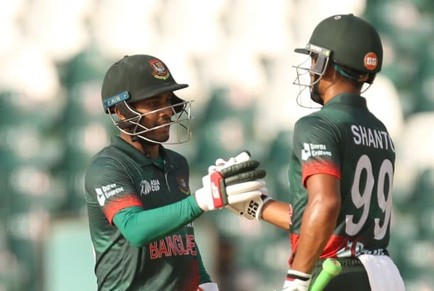 बंगलादेशद्वारा अफगानिस्तानलाई ३३५ रनको लक्ष्य