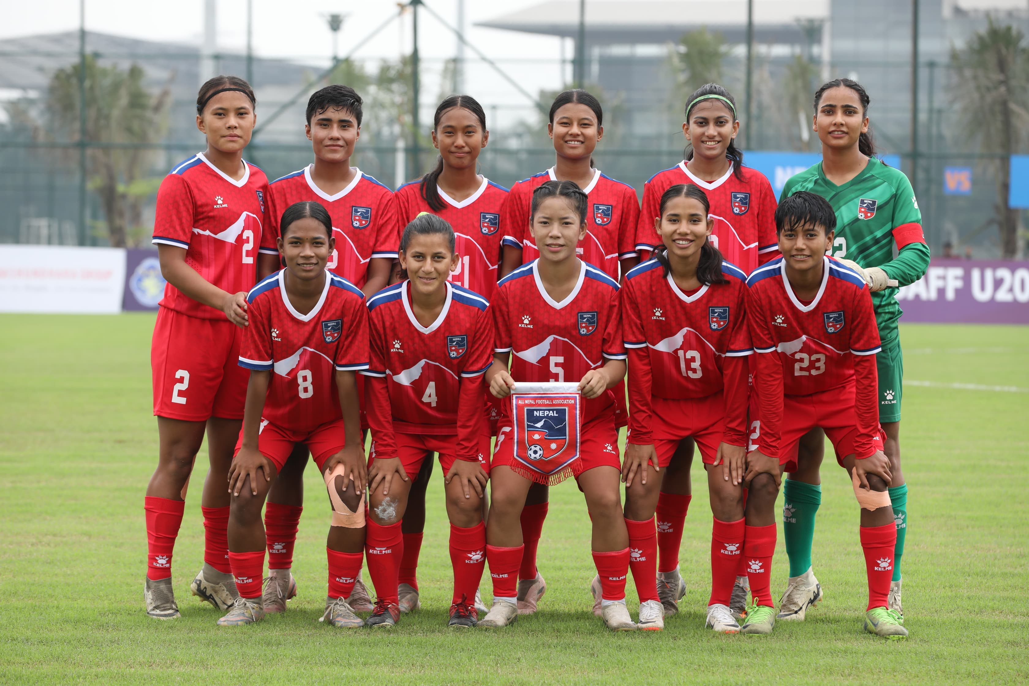 नेपाली टोली स्वदेश फर्किँदै