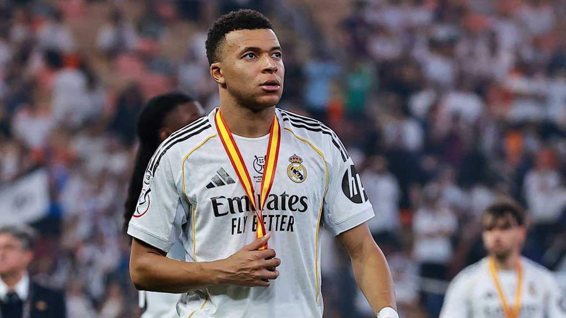 एमबाप्पेको व्यवहारको आलोचनामा बार्सिलोनाका अध्यक्ष लापोर्टा