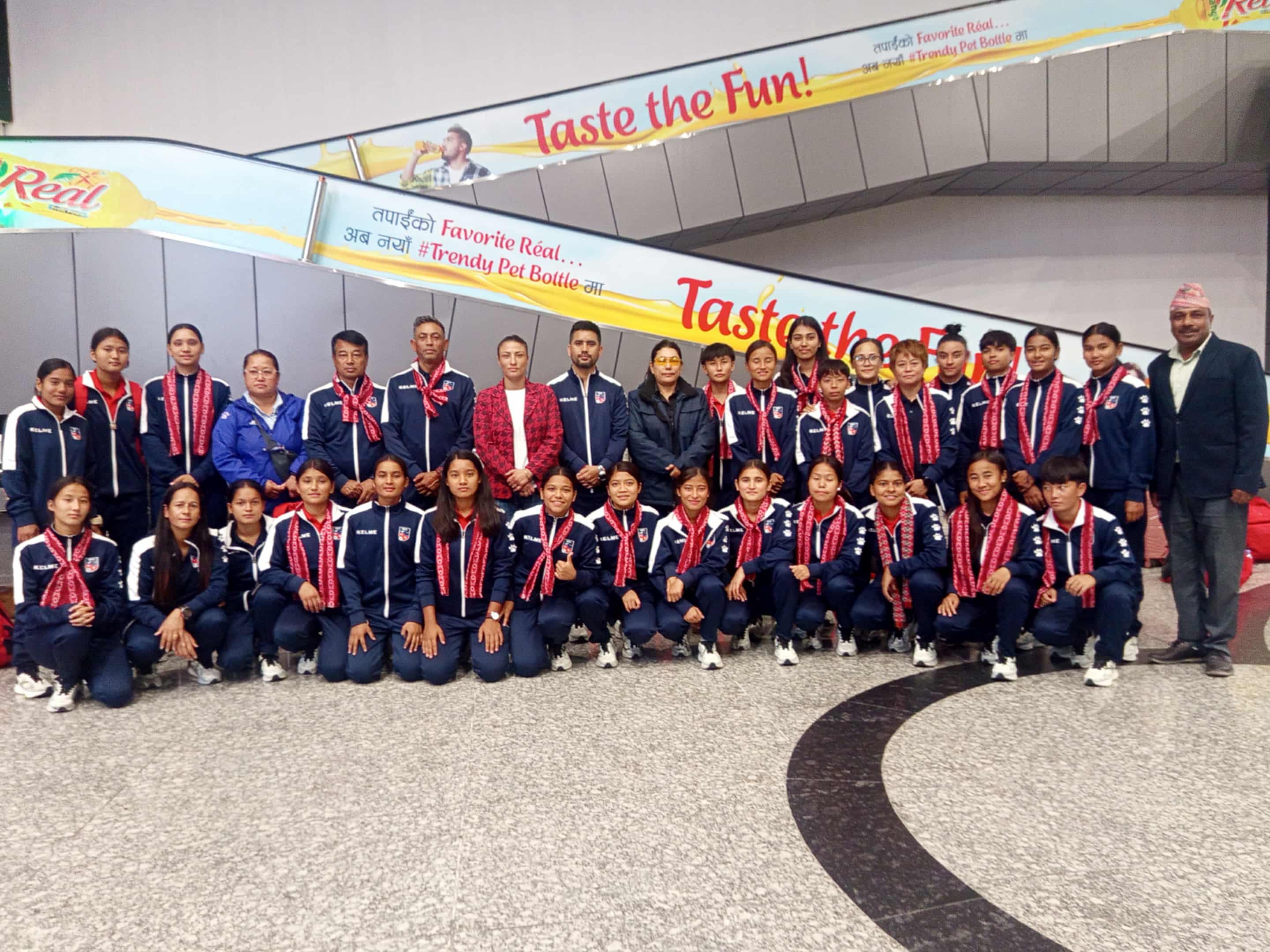 यु–१७ टोली स्वदेश फिर्ता