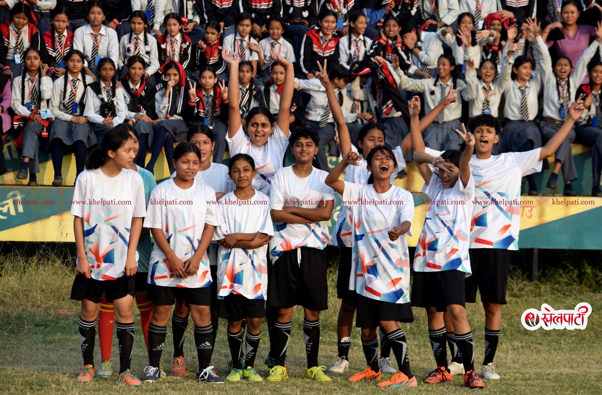 कुन्वरवर्ती र नवीनलाई यु–१४ इन्टर स्कुल फुटबलको उपाधि